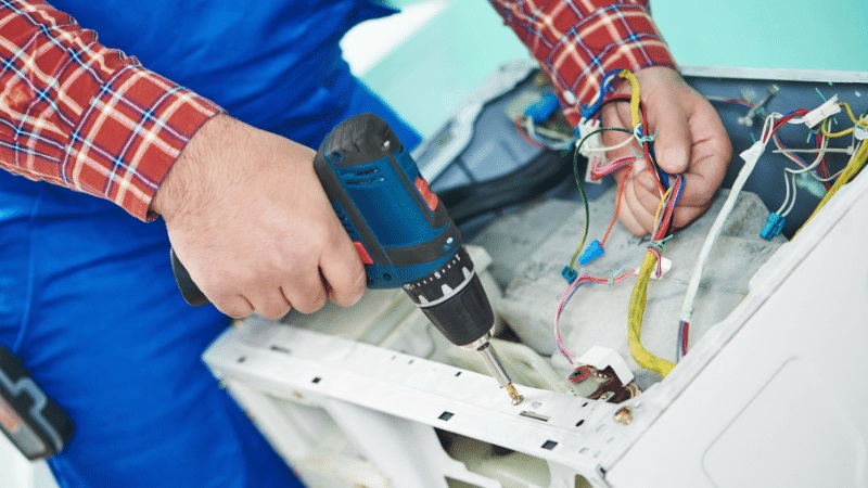 Bakırköy Bosch Bosch çamaşır makinesi kart tamiri – Su almama arızası orijinal parça ile giderildi. - Teknik servis örneği